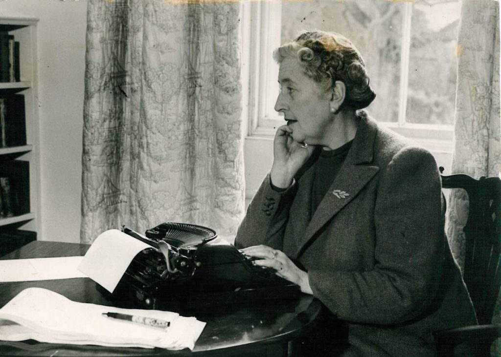 agatha christie Az Ackroyd gyilkossag norveg forras