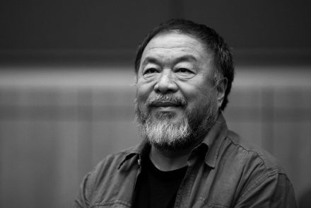 Közelebbről is megismerhetjük a kínai politikai aktivistát, Ai Weiwei-t