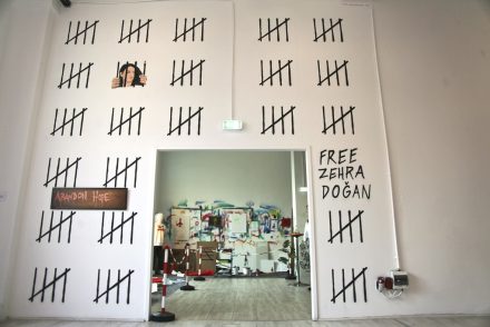 Holnaptól visszatér Banksy Budapestre, ráadásul új munkákkal bővülve