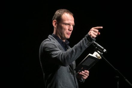 Bödőcs Tibor: „Hugyozzál Hölgyet hermelinnel a hóba, hülyegyerek!” – Így veti a képzőművészetbe magát Bödőcs
