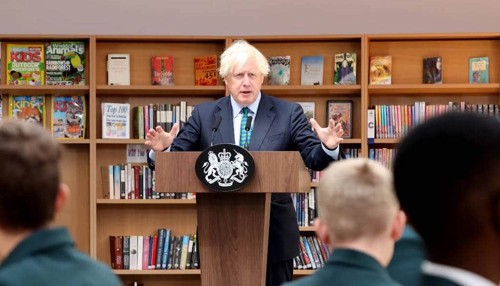 boris johnson konyvtar uzenet