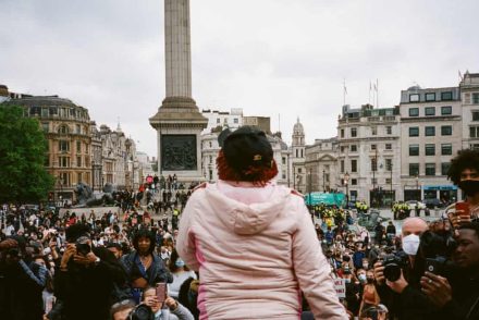 A Brit Fotográfiai Intézet körében is utat törnek a BLM mozgalom vívmányai?