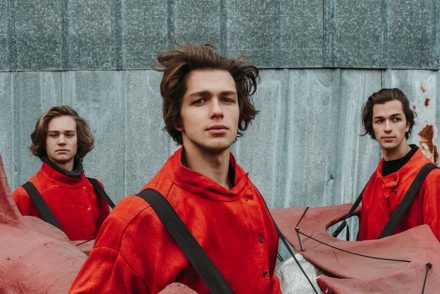 Gondolatok, amelyeket egyszerűen nem tudsz kiverni a fejedből – Új klip Carnival Youth bandától