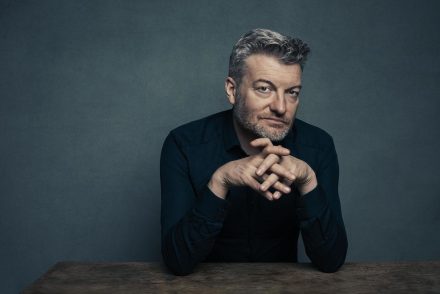 A Black Mirror írója felismerte, hogy egy új epizódjának szereplői vagyunk