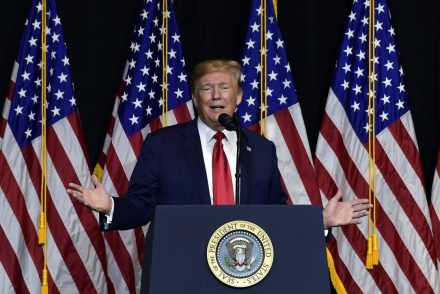 Így köszöntötte Donald Trump az 50 évvel ezelőtti Holdra szállás űrhajósait