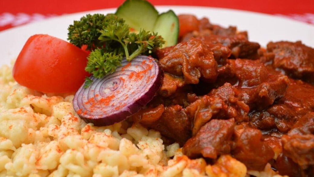 dunagyongye halaszcsarda marhaporkolt galuskaval no01