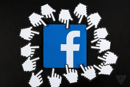 Kiszivárgott, hogy beépített kamerájú tévékészüléket dobhat piacra a Facebook