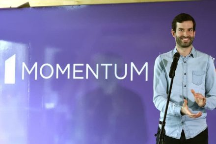 A Momentum független és alternatív médiát építene ki