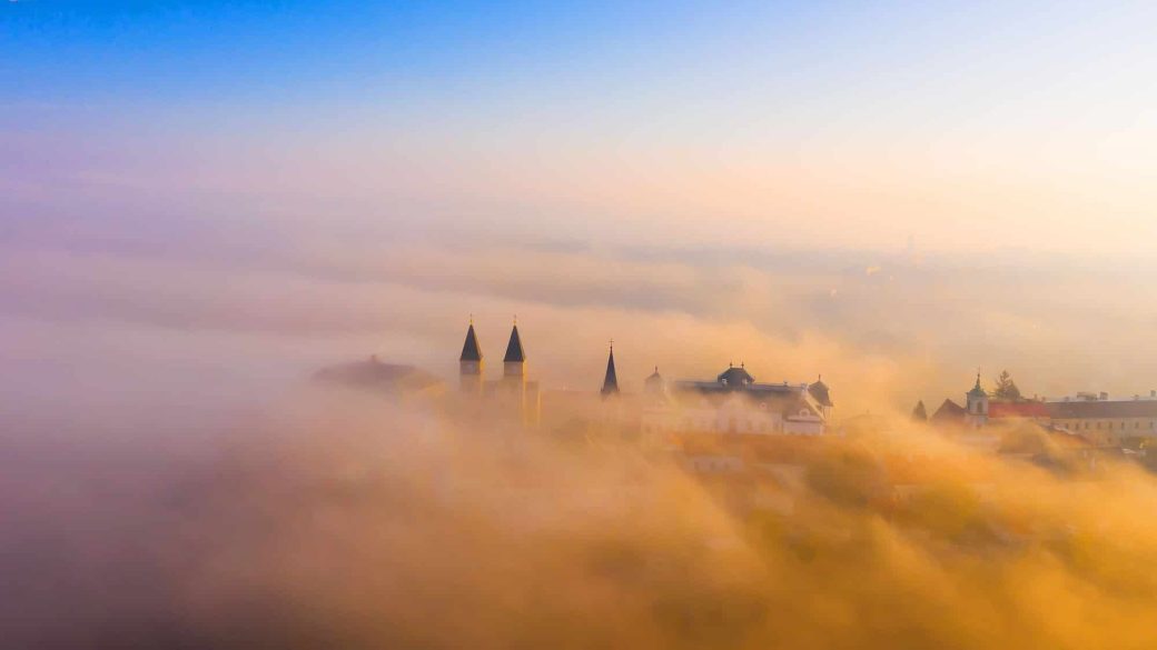 fenyes lorand fotok a gyuruk ura szauron tornya veszprem varmegye