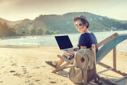 Digitális nomádok: A munkavégzés forradalmárai vagy egy újabb kiüresedett életmódkísérlet?