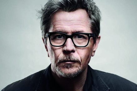 Az Oscar-díjas Gary Oldman játssza az Aranypolgár íróját az életrajzi filmjében