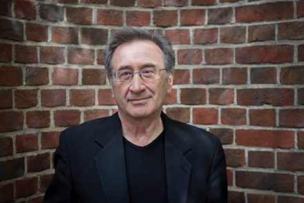 George Szirtes és a brit kortárs irodalom más nagyjai versekben dokumentálják a koronavírus-járványt