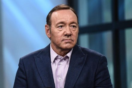 Kevin Spacey bizarr videót tett közzé Frank Underwood szerepébe bújva