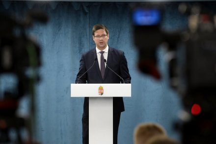 Gulyás Gergely: Nem lesz idén fesztivál, de garázskoncertet tarthatnak a zenészek