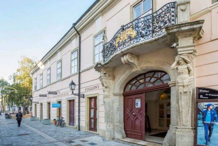 Az év átverése Magyarországon: Kilopták a győri múzeum éremgyűjteményét és hamisra cserélték az egészet