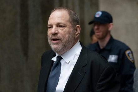 17 éves lány megerőszakolása miatt ismét bíróság elé állhat a börtönben lévő Harvey Weinstein