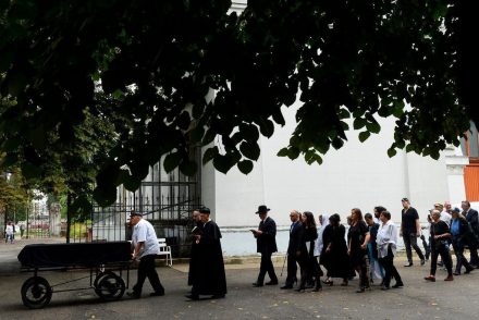 „Háromszor kellett újrakezdenie életét”– Elbúcsúztatták Heller Ágnest