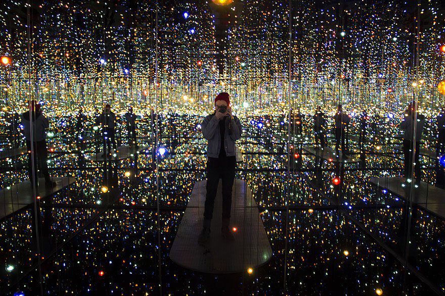 Infinity Mirrored Room Yayoi Kusama 1