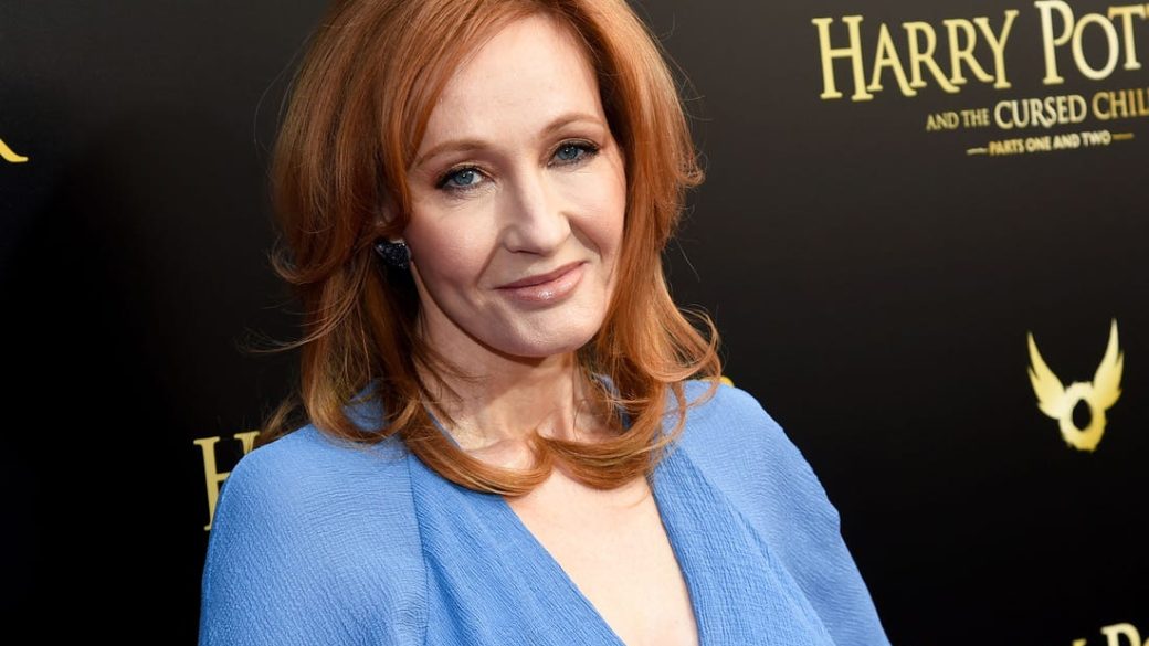 j-k-rowling-harry-potter-konyvespolc