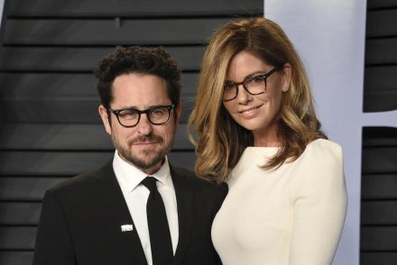 Hírességek helyett tehetségek? Hatalmas üzletet kötött J. J. Abrams és a Warner