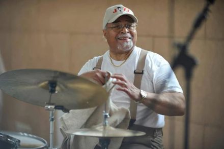 Meghalt Jimmy Cobb legendás jazzdobos, aki autodidakta módon tanult meg dobolni
