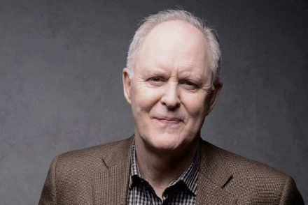 John Lithgow verseskötetet írt a Trump-kormányról