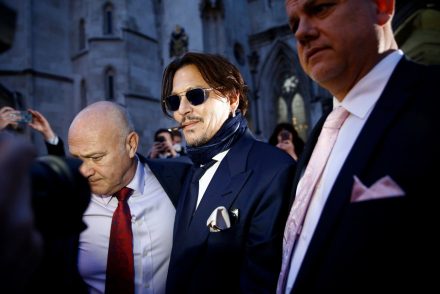 Johnny Depp is regisztrált az Instagramra, aki elmondta, a koronavírus „láthatatlan ellenség”