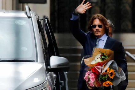 Johnny Depp pere vígan folyik, miközben a brit igazságszolgáltatás hatalmas elmaradást igyekszik behozni