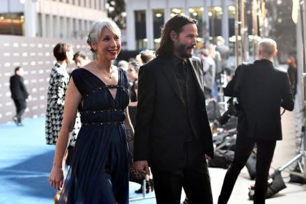 Először mutatta meg Keanu Reeves a barátnőjét a vörös szőnyegen