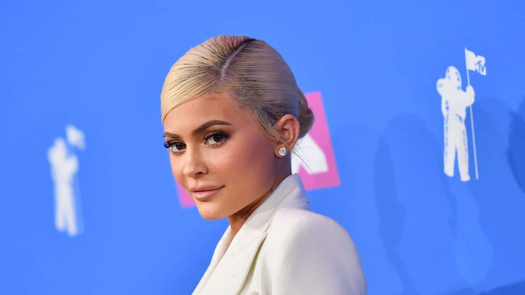 kylie jenner ausztral tuz papucs