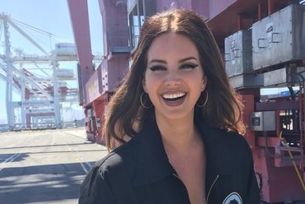 Virtuális cicaharc után új szöveges felvételében Lana Del Rey Sylvia Plath-nak üzent