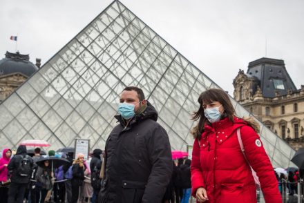 Hiába nyitott ki a koronavírus-járvány alatt a Louvre, visszaesett a bevétel