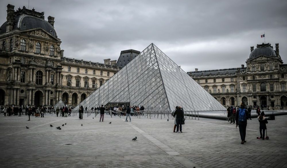 louvre nyitvatartas koronavirus jarvany
