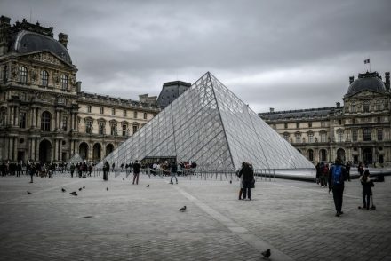 Mégis megnyitott a Louvre a koronavírus-járvány alatt