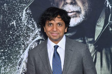 M. Night Shyamalan nem hagy fel a rémisztgetéssel, két thrillert készít az elkövetkező években