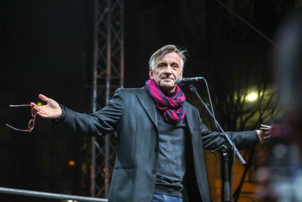 Itt a bizonyíték, mennyien voltak a Madách téren zajló tüntetésen