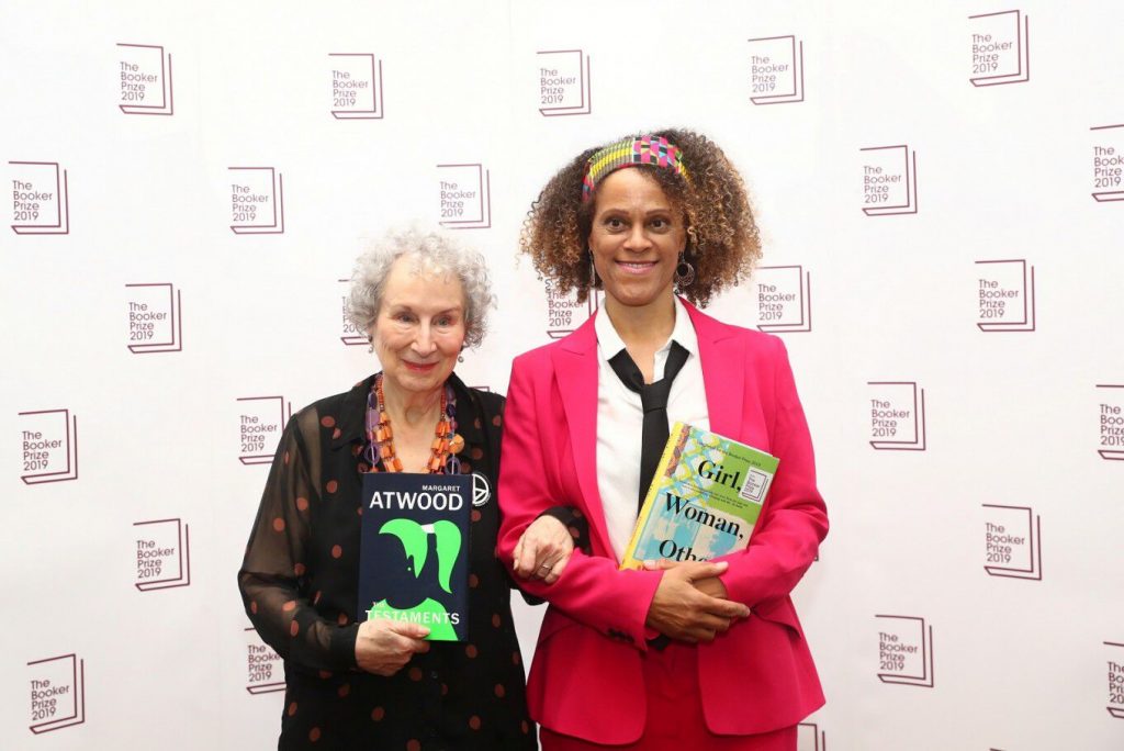 Man Booker Dij 2019 Nyertesek Margaret Atwood Konyvek Bernardine Evaristo Gorl Woman Other Konyv