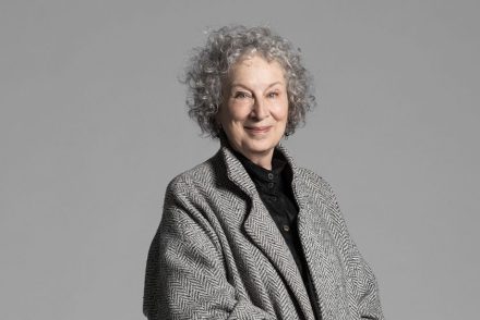 A királynő kitüntette Margaret Atwood, az A szolgálólány meséje szerzőjét