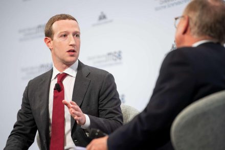 Mark Zuckerberg: Napi 1 millió hamis profilt törölnek a Facebookról