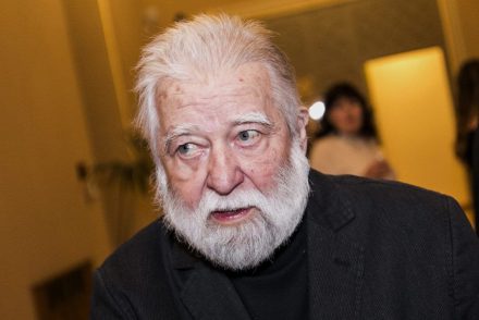 Meghalt Sára Sándor