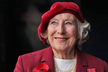 Meghalt Vera Lynn, aki még a The Beatles-től is népszerűbb volt