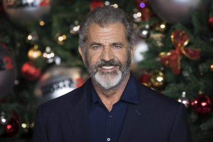 Mel Gibson télapóruhát ölt magára készülő filmjében