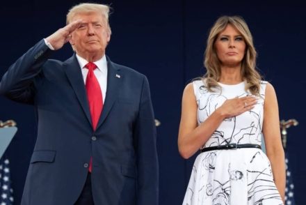 A mémek céltáblája: Melania Trump ruháján pörög az internet