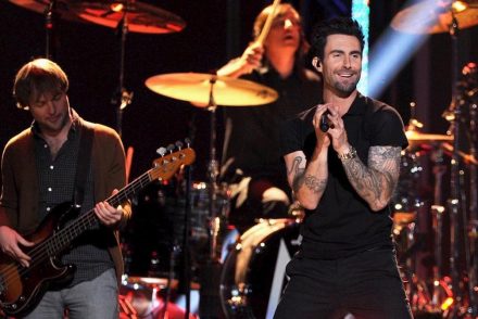 Letartóztatták a Maroon 5 tagját családon belüli erőszak vádjával