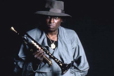 Elárverezik 300 millió körül Miles Davis saját tervezésű trombitáját