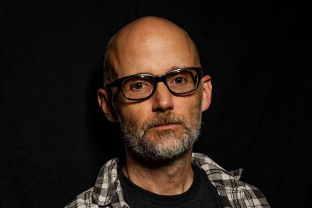 Moby önéletrajzi könyvéből kiderül, hogy Trumphoz nyomta péniszét, és kikezdett Natalie Portmannel és Lana Del Rey-jel