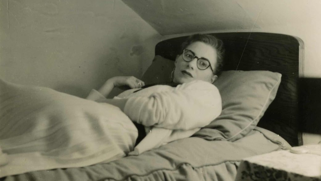 monica jones larkin levelek