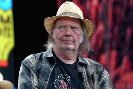 Neil Young beperelte a Trump-kormányt a dalainak engedély nélküli felhasználásáért