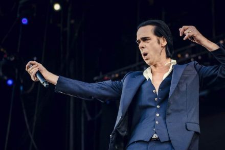 Új időpontra rakták Nick Cave budapesti koncertjét