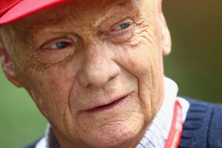 Elhunyt Niki Lauda, akinek életrajzát a Hajsza a győzelemért film feldolgozta